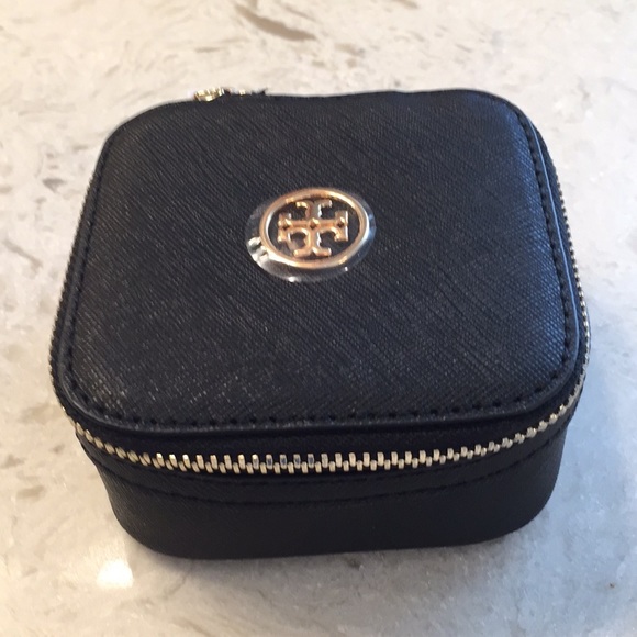 Tory Burch Handbags - Tory Burch Emerson Jewelry case in Black leather